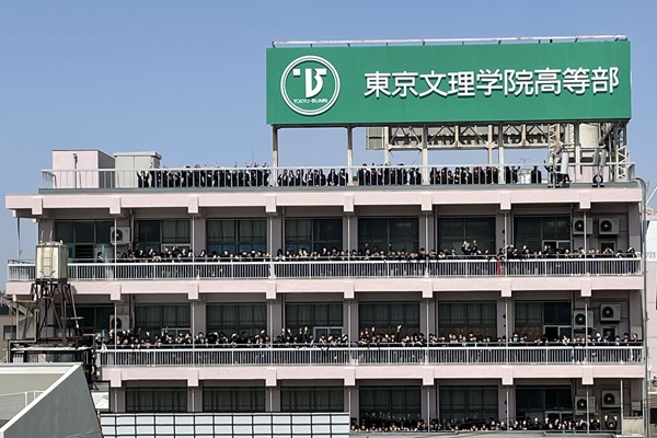 大変落ち着いた校風で充実した高校生活が送れる